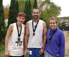 Here we have three big winners from Plymouth, NH Karnar Ueland, Thomas Ueland and Sam Wisniewski. Karnar was the male under 18 winner of the 10K with a time of 45:20. Sam was the female under 18 winner of the 10K with a time of 53:13. Thomas ran the Marathon and finished 6th overall with a time of 3:12:29.